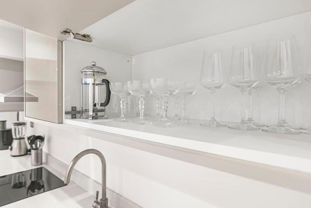 3-bed Next To Harrods With Underfloor Heating Appartamento